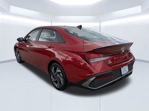 Certified 2025 Hyundai Elantra Sport FWD image 6