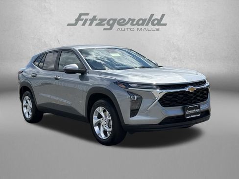 Certified 2025 Chevrolet Trax LS w/ LS Convenience Package FWD image 1