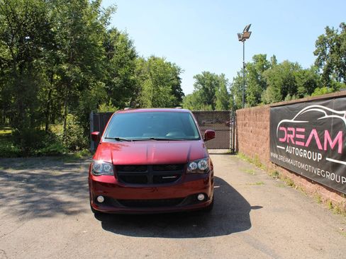 Used 2018 Dodge Grand Caravan SE FWD image 7