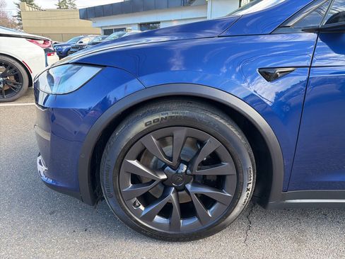 Used 2022 Tesla Model X Plaid image 12