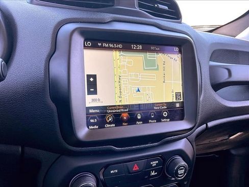 Used 2023 Jeep Renegade Latitude AWD/4WD image 19