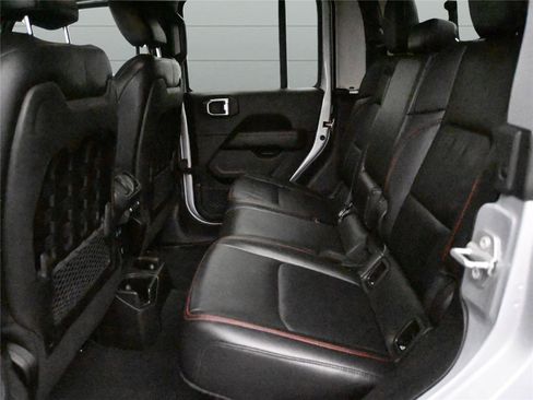 Used 2022 Jeep Gladiator Rubicon w/ Cold Weather Group image 13