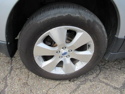 Used 2012 Subaru Outback 3.6R Limited AWD/4WD image 12