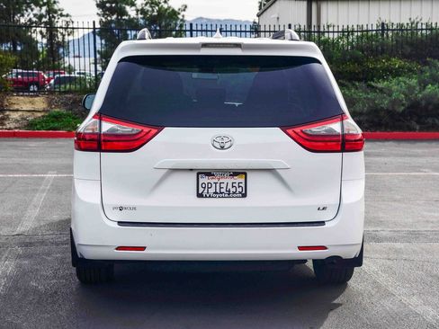 Certified 2020 Toyota Sienna LE image 6