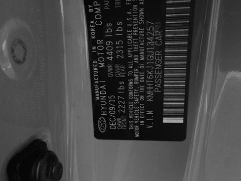 Used 2016 Hyundai Genesis 3.8 RWD image 38