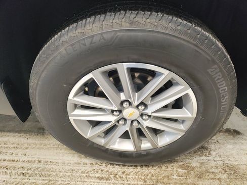 Used 2023 Chevrolet Traverse LT image 20