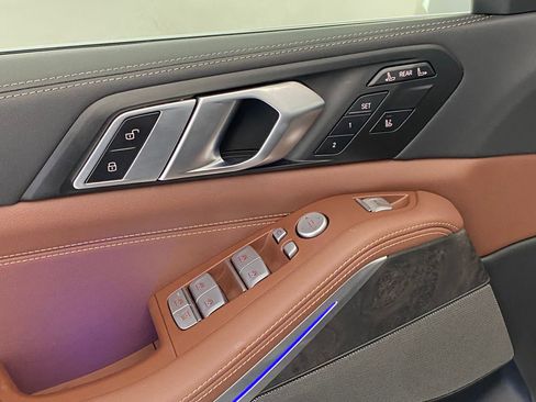 Used 2025 BMW X7 xDrive40i w/ Premium Package image 23