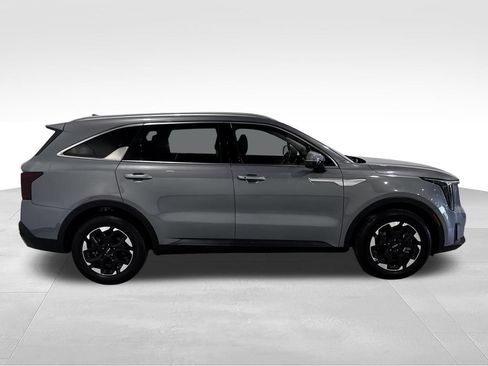 Used 2024 Kia Sorento S FWD image 21