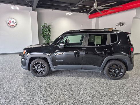 Used 2019 Jeep Renegade Altitude w/ Quick Order Package 2XM FWD image 42