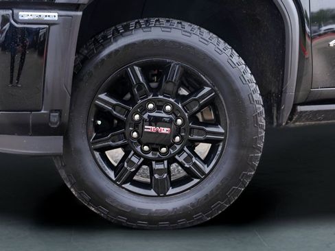Used 2024 GMC Sierra 2500 AT4 w/ AT4 Premium Plus Package image 4