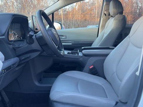 Certified 2024 Toyota Sienna XLE w/ XLE Plus Package image 7