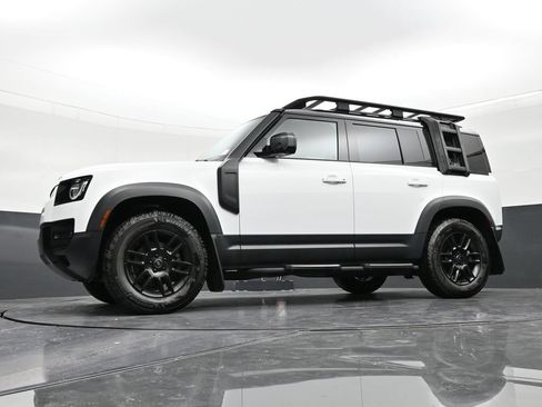 Used 2023 Land Rover Defender 110 S AWD/4WD image 26