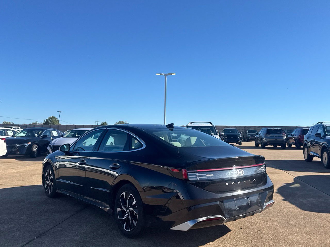 Used 2025 Hyundai Sonata SEL FWD image 17