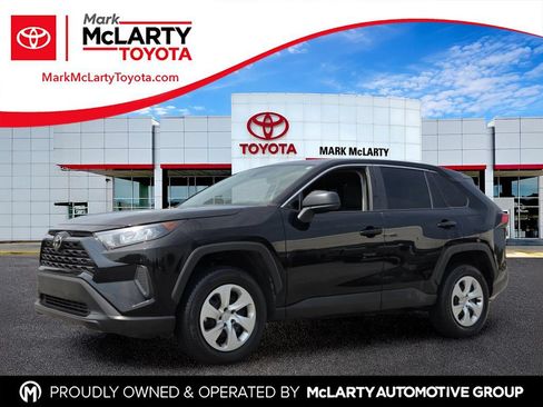 Used 2022 Toyota RAV4 LE AWD/4WD image 1