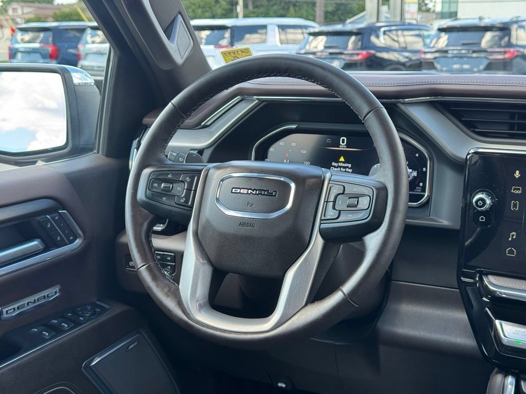 Used 2025 GMC Sierra 1500 Denali w/ Denali Reserve Package AWD/4WD image 13