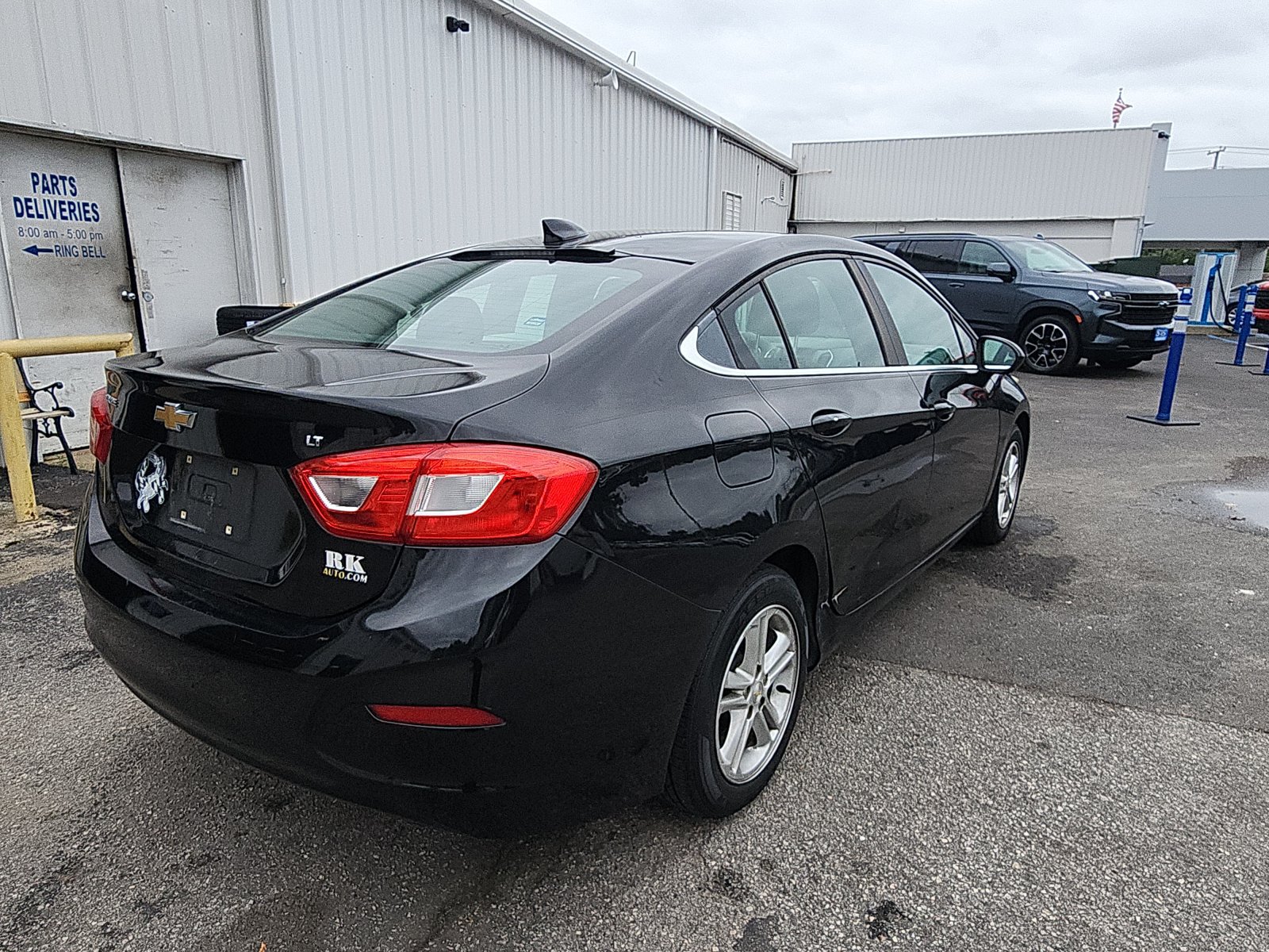 Used 2017 Chevrolet Cruze LT w/ Convenience Package FWD image 5