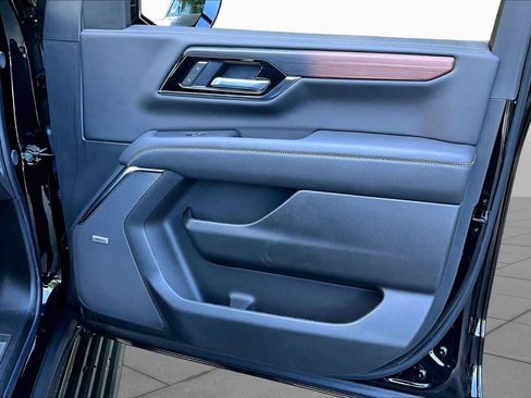Used 2026 GMC Yukon Denali w/ Denali Reserve Package AWD/4WD image 22