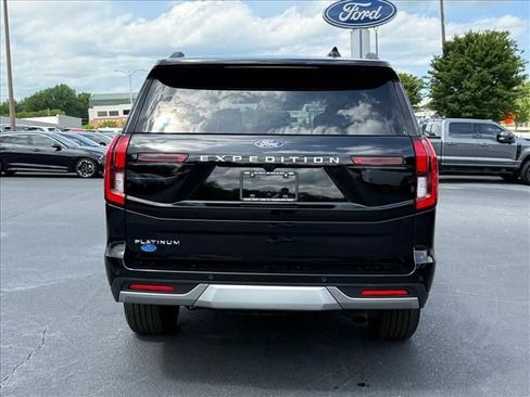 Certified 2025 Ford Expedition Platinum AWD/4WD image 5