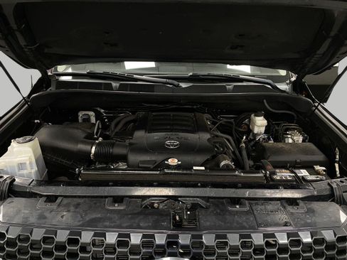 Used 2019 Toyota Tundra Platinum AWD/4WD image 10
