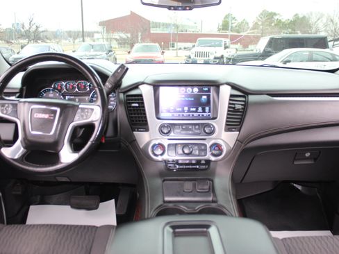 Used 2020 GMC Yukon SLE image 22