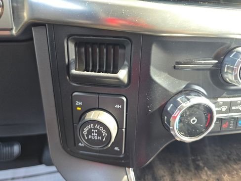Used 2023 Ford F150 Lariat w/ FX4 Off-Road Package AWD/4WD image 31