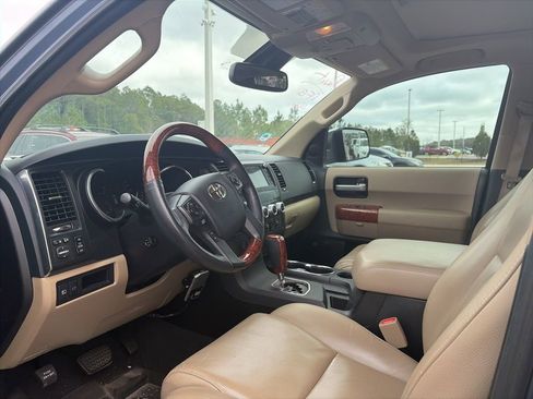 Used 2021 Toyota Sequoia Platinum image 6