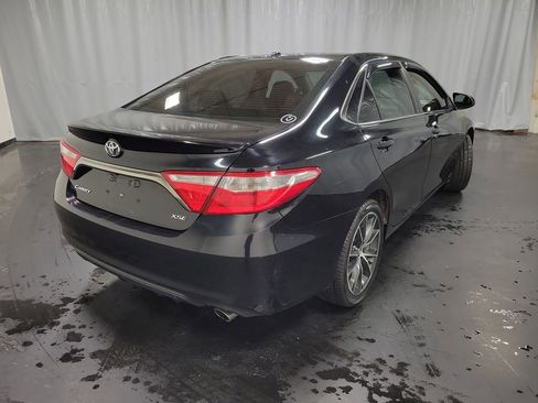 Used 2016 Toyota Camry XSE w/ Moonroof Package image 8