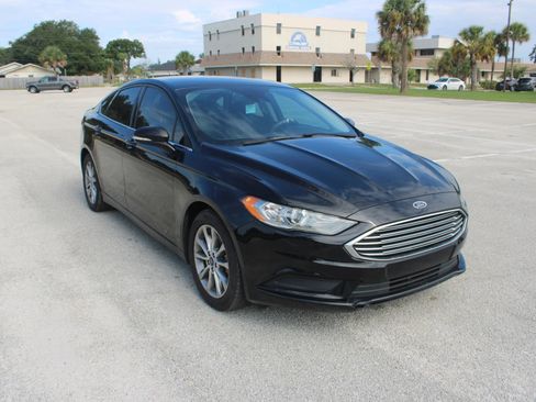 Used 2017 Ford Fusion SE FWD image 32