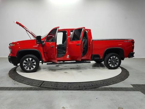 Used 2024 Chevrolet Silverado 2500 Custom w/ Custom Value Package AWD/4WD image 12