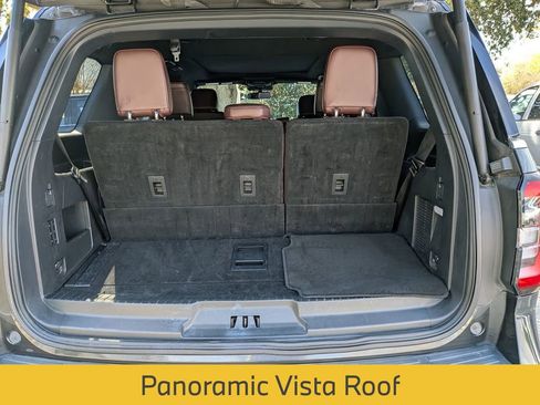 Used 2023 Ford Expedition Limited image 32