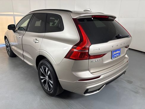 Used 2025 Volvo XC60 B5 Core AWD/4WD image 6