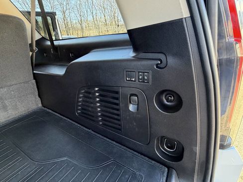 Used 2019 Cadillac Escalade ESV Luxury image 50