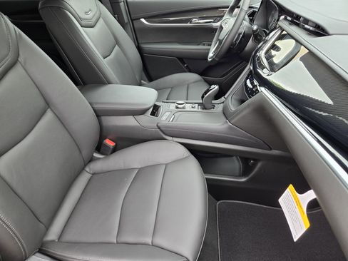 New 2025 Cadillac XT6 Sport w/ Technology Package image 10