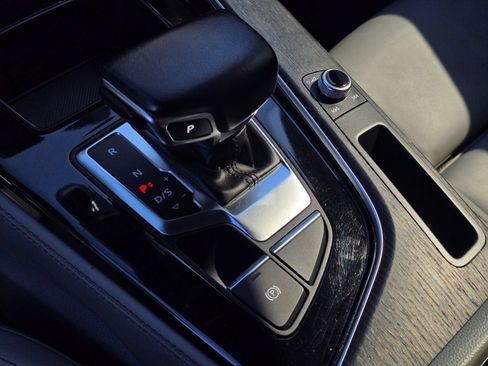 Used 2022 Audi A4 2.0T Premium Plus AWD/4WD image 16