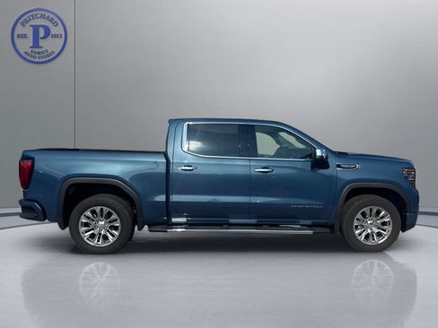 Used 2024 GMC Sierra 1500 Denali w/ Technology Package AWD/4WD image 8