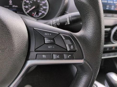 Used 2025 Nissan Sentra SV FWD image 22