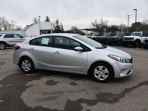 Used 2017 Kia Forte LX w/ LX Popular Package image 8