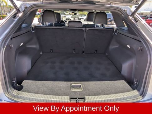 Used 2025 Volkswagen Atlas Cross Sport SE FWD image 29