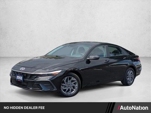 Used 2024 Hyundai Elantra Blue FWD image 1