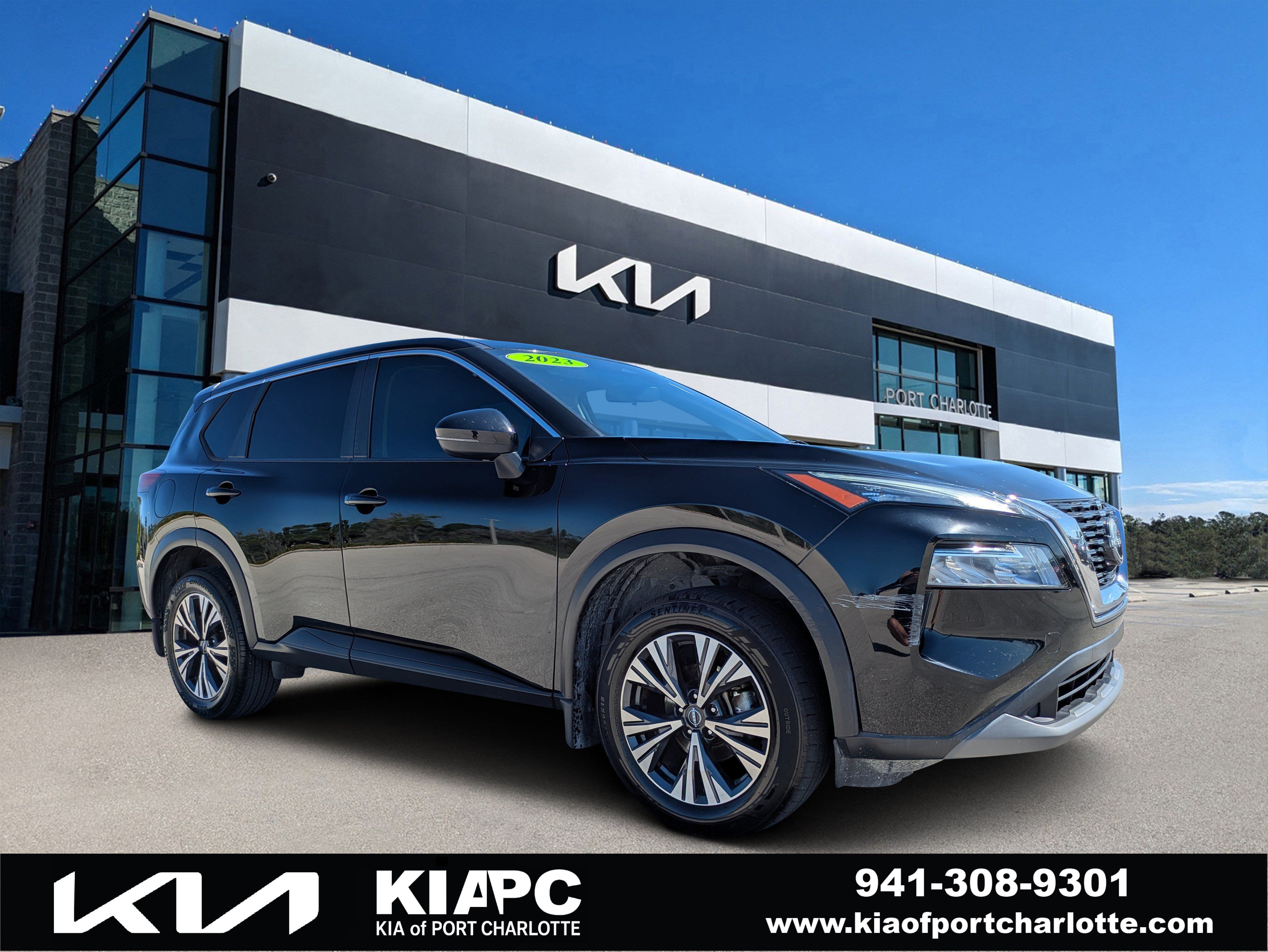 Used 2023 Nissan Rogue SV FWD image 1