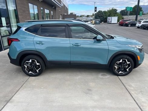 Used 2024 Kia Seltos EX AWD/4WD image 6
