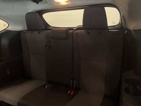 Used 2021 Toyota Highlander LE image 13