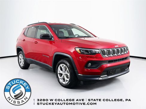 Used 2024 Jeep Compass Latitude w/ Convenience Group image 1