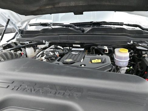Used 2025 RAM 2500 Big Horn AWD/4WD image 35