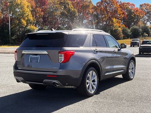 Certified 2022 Ford Explorer Platinum w/ Technology Package image 4