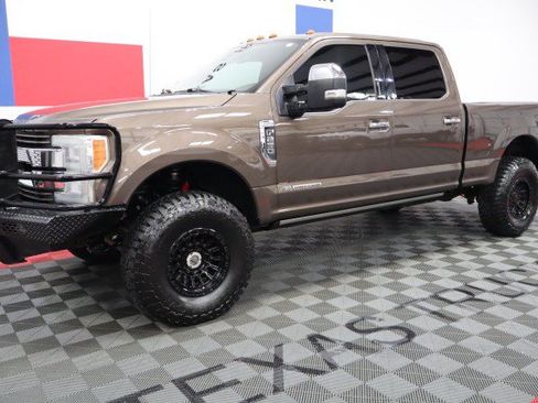 Used 2017 Ford F250 King Ranch w/ King Ranch Ultimate Package AWD/4WD image 3