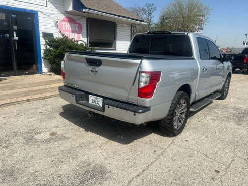 Used 2017 Nissan Titan SL RWD image 6