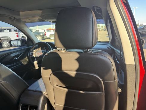 Used 2022 GMC Terrain SLT w/ Infotainment Package II image 40