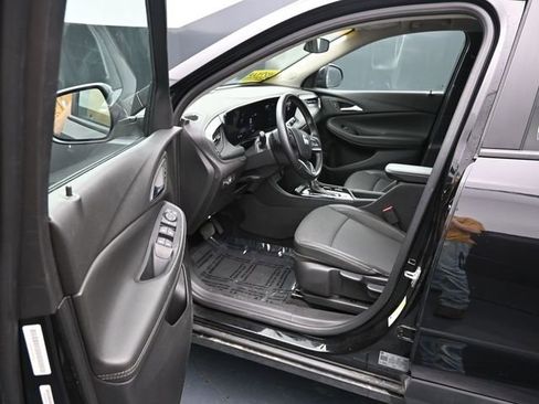 Used 2025 Buick Encore GX Preferred AWD/4WD image 12