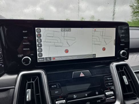 Used 2023 Kia Sorento S w/ Panoramic Sunroof Package image 28